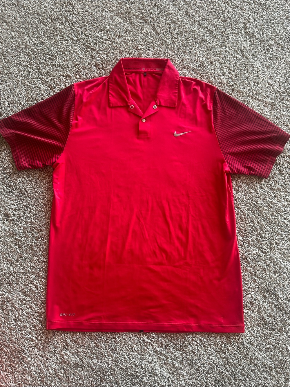 Nike Tiger Woods Collection Red Striped Dri-Fit Golf Polo Men’s Size Medium